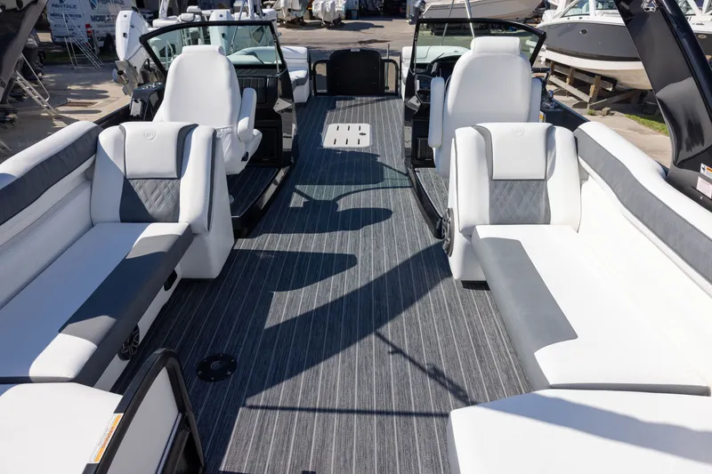 Slide: The Image of Premier 270 Super Sport 2024 - 15