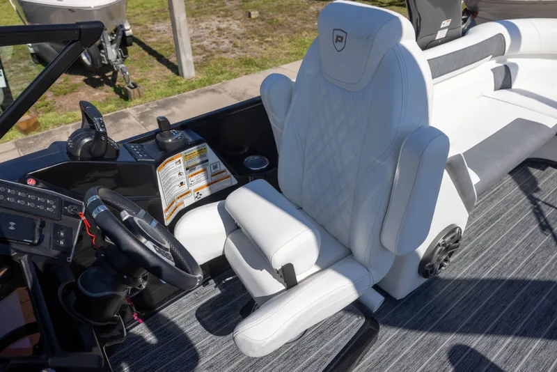 Slide: The Image of Premier 270 Super Sport 2024 - 10