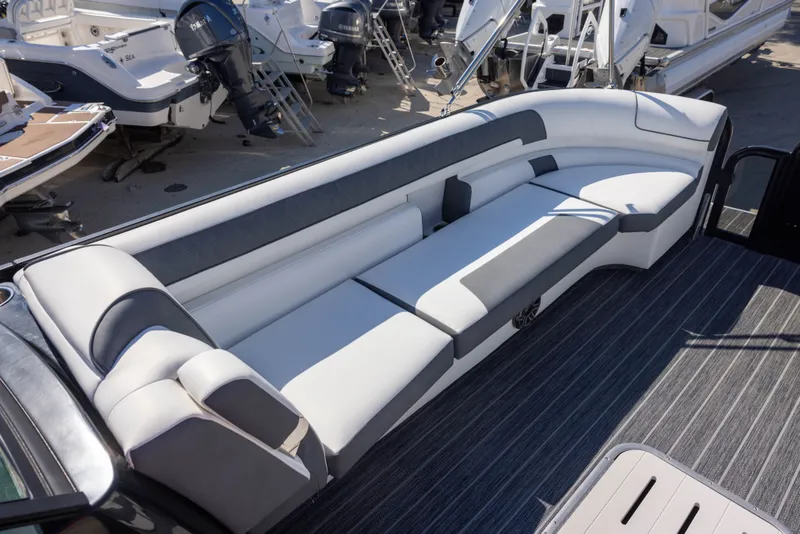 Slide: The Image of Premier 270 Super Sport 2024 - 12