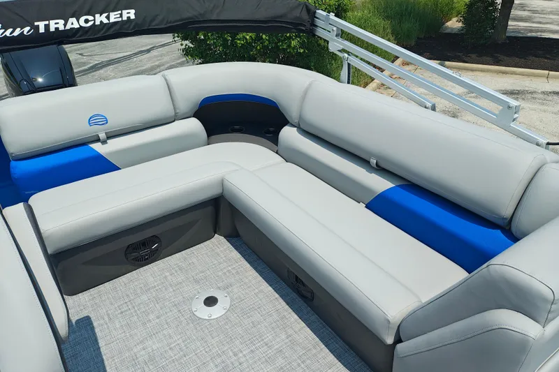 Slide: The Image of 2026 Sun Tracker Party Barge 20 DLX with spacious seating and modern design. - 11
