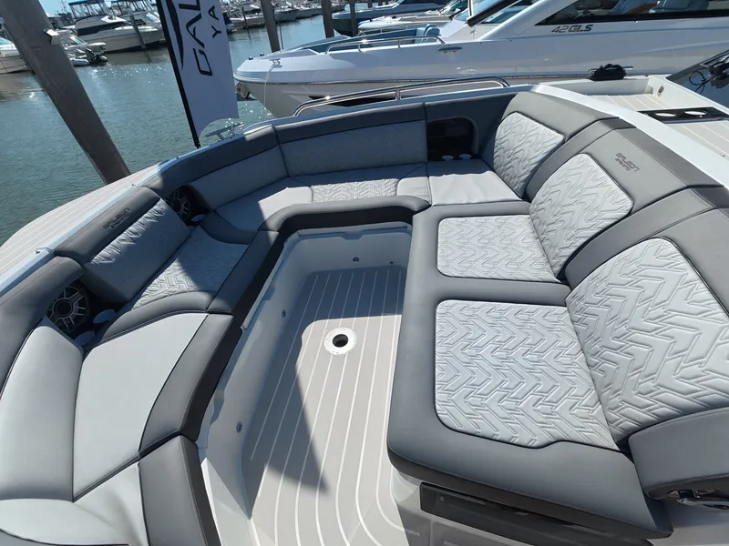 Slide: The Image of Galeon 375 GTO 2027 - 36