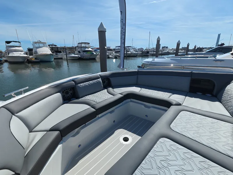 Slide: The Image of Galeon 375 GTO 2027 - 35