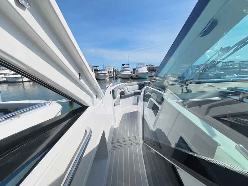 Slide: The Image of Galeon 375 GTO 2027 - 31