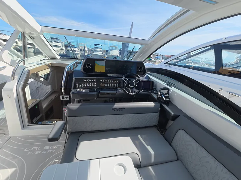 Slide: The Image of Galeon 375 GTO 2027 - 14