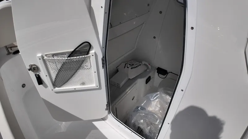Slide: The Image of Sea Hunt Gamefish 28FS 2026 - 13