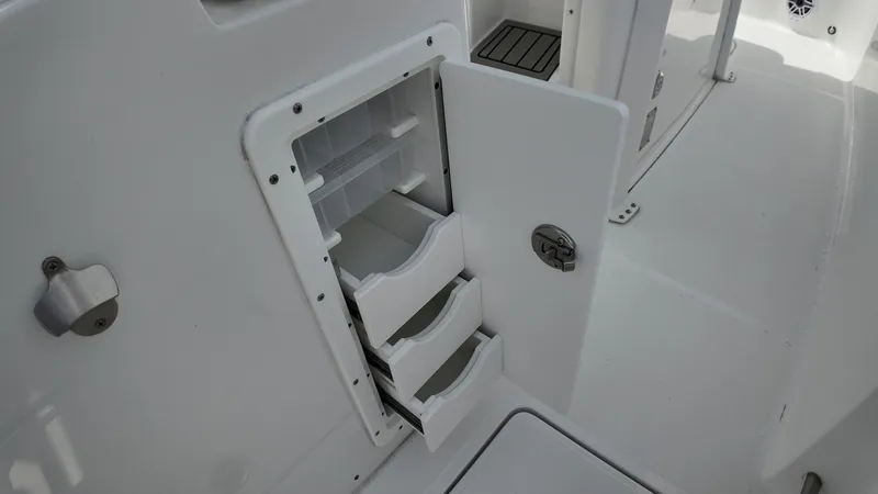 Slide: The Image of Sea Hunt Gamefish 28FS 2026 - 32