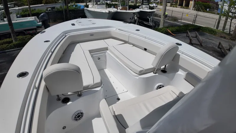Slide: The Image of Sea Hunt Gamefish 28FS 2026 - 14