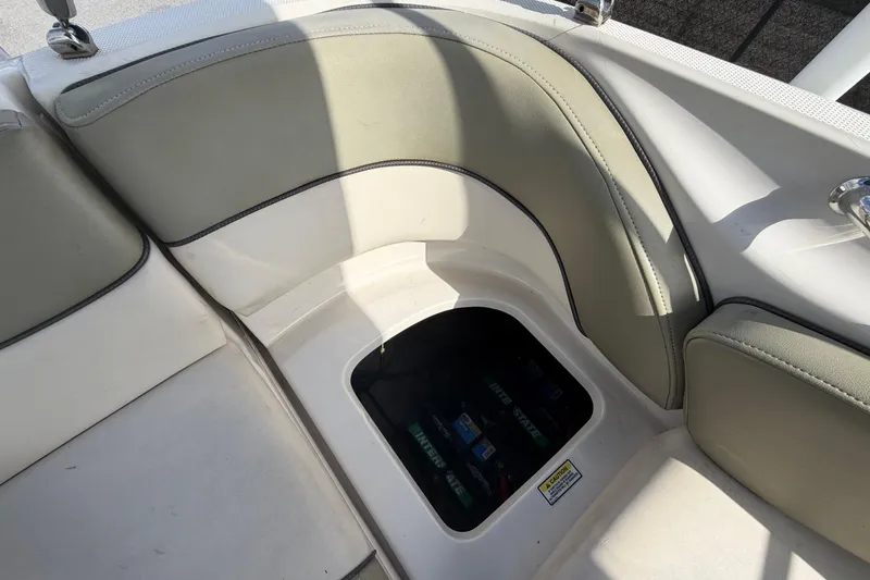 Slide: The Image of Sea Ray 240 Sundeck 2005 - 69
