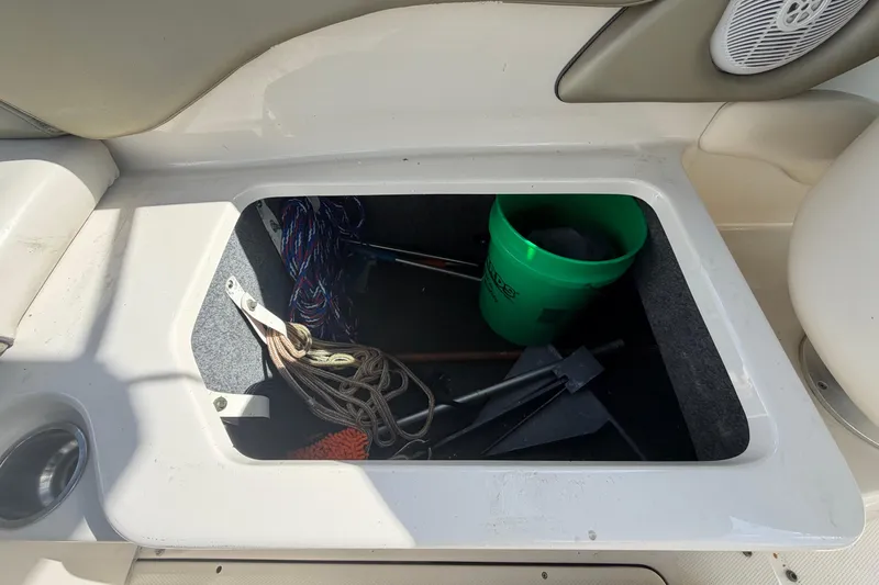 Slide: The Image of Sea Ray 240 Sundeck 2005 - 67