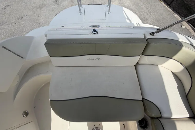 Slide: The Image of Sea Ray 240 Sundeck 2005 - 76