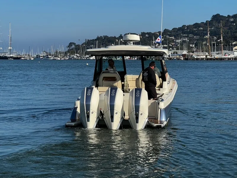 Slide: The Image of Chris-Craft Calypso 35 2023 - 3