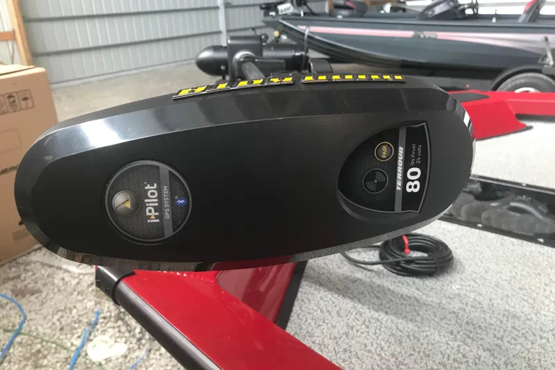 Slide: The Image of 2018 G3 Sportsman 19 boat with i-Pilot GPS system and Terrova motor. - 12