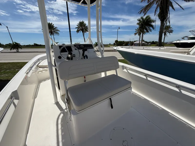 Slide: The Image of Boston Whaler 190 Montauk 2027 - 16