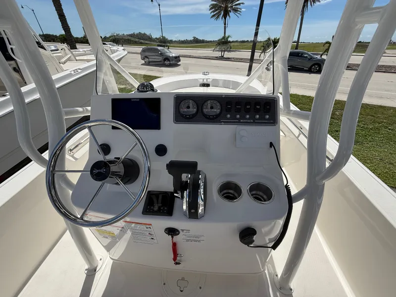 Slide: The Image of Boston Whaler 190 Montauk 2027 - 11