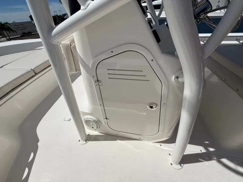 Slide: The Image of Boston Whaler 190 Montauk 2027 - 17