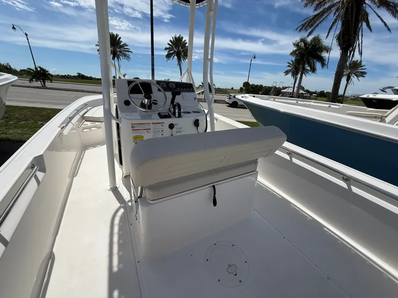 Slide: The Image of Boston Whaler 190 Montauk 2027 - 15