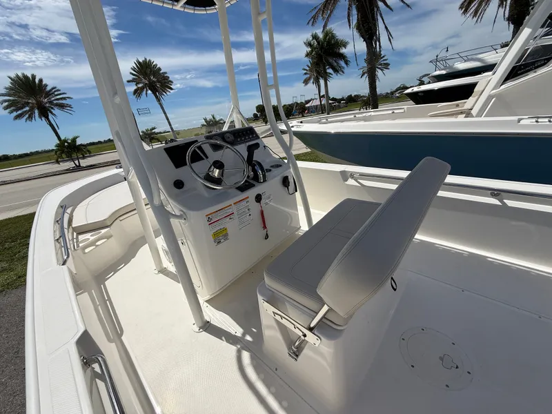 Slide: The Image of Boston Whaler 190 Montauk 2027 - 13
