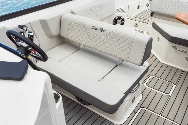 Slide: The Image of Sea Ray SDX 250 2025 - 57