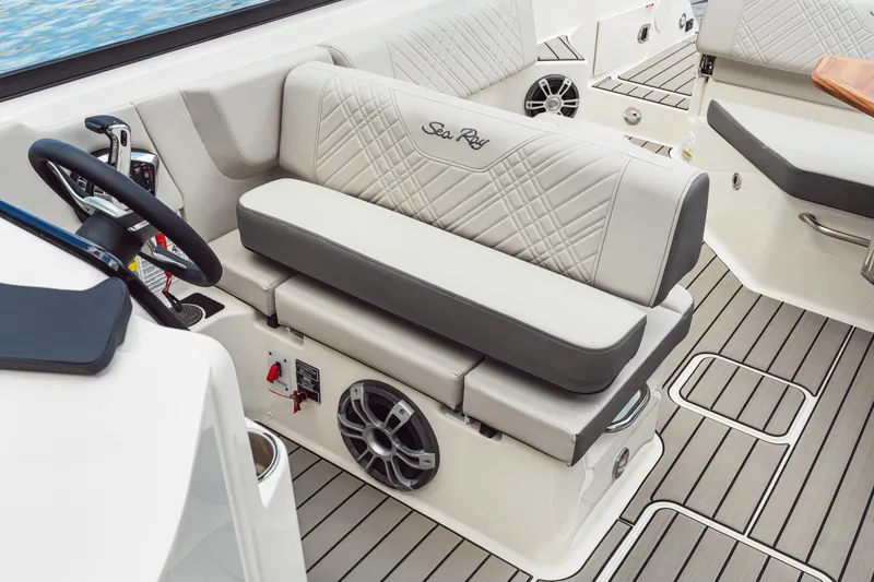 Slide: The Image of Sea Ray SDX 250 2025 - 58