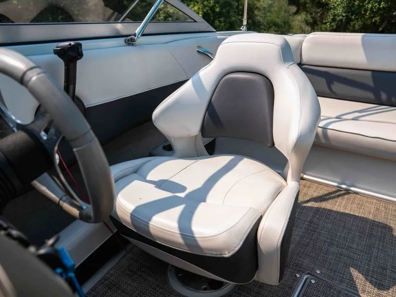Slide: The Image of Crownline Boats 195 SS 2017 - 14