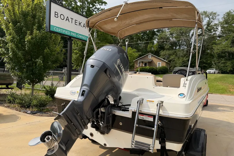 Slide: The Image of 2016 Hurricane SunDeck Sport 188 OB boat with Yamaha engine at Boateka dealership. - 2