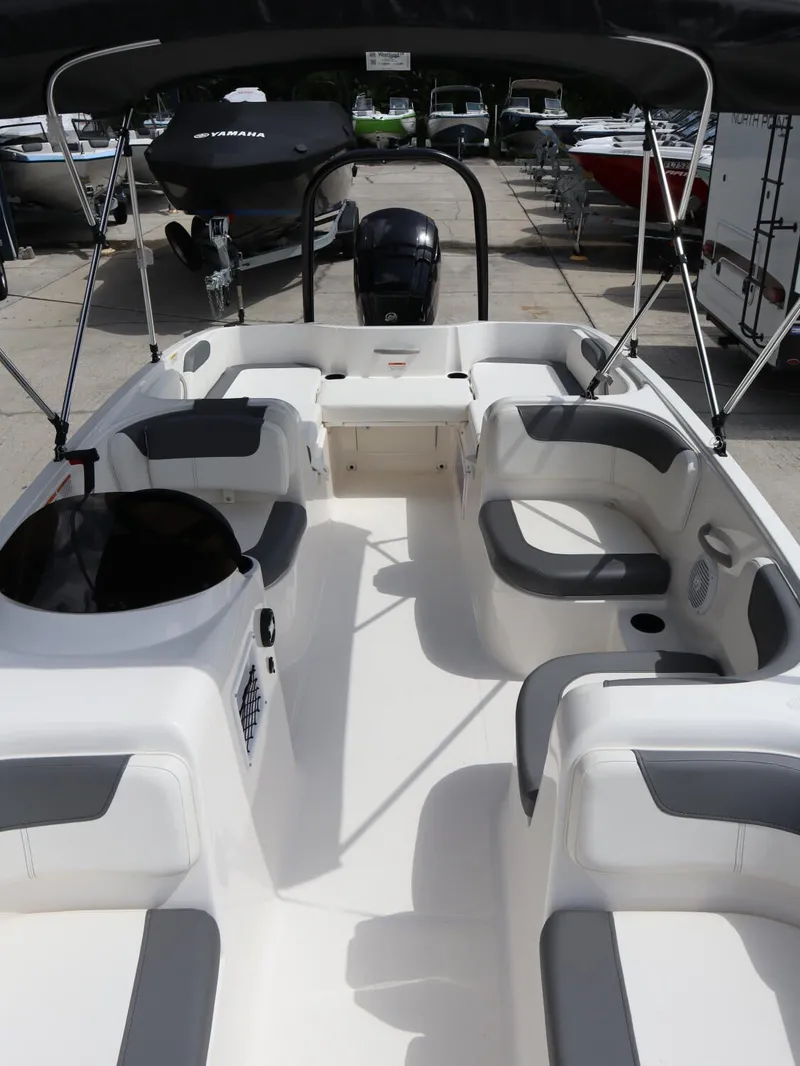Slide: The Image of Bayliner E18 LIMITED EDITION 2026 - 16