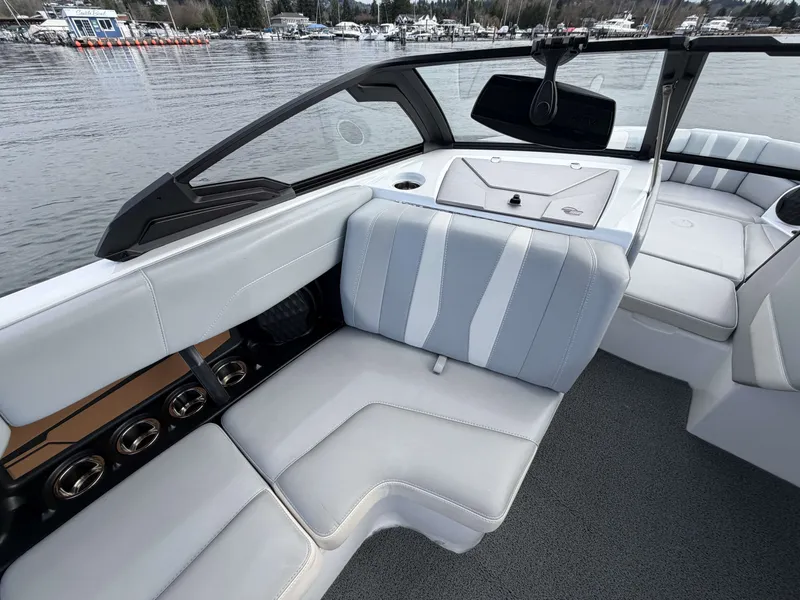 Slide: The Image of Malibu Wakesetter 22 LSV 2024 - 15