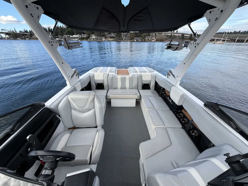 Slide: The Image of Malibu Wakesetter 22 LSV 2024 - 18