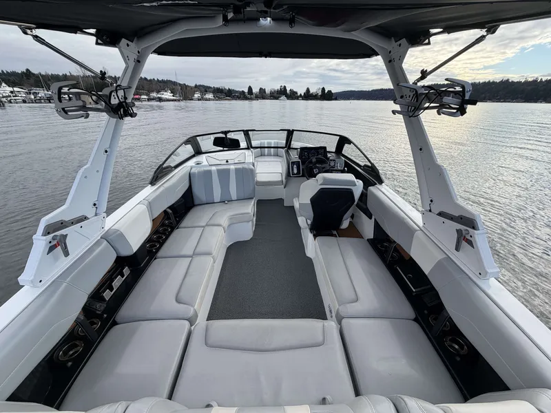Slide: The Image of Malibu Wakesetter 22 LSV 2024 - 11