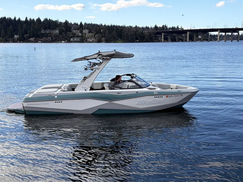 Slide: The Image of Malibu Wakesetter 22 LSV 2024 - 5