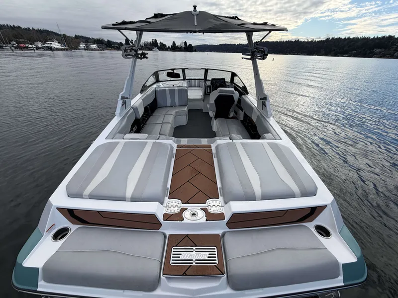 Slide: The Image of Malibu Wakesetter 22 LSV 2024 - 2