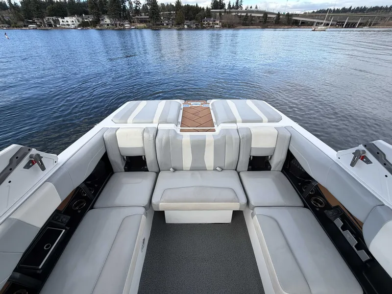Slide: The Image of Malibu Wakesetter 22 LSV 2024 - 13