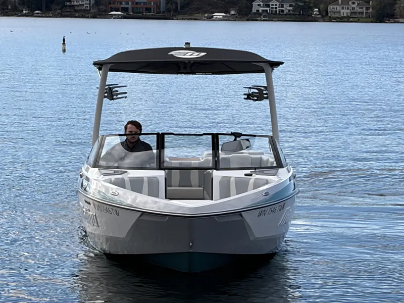 Slide: The Image of Malibu Wakesetter 22 LSV 2024 - 3