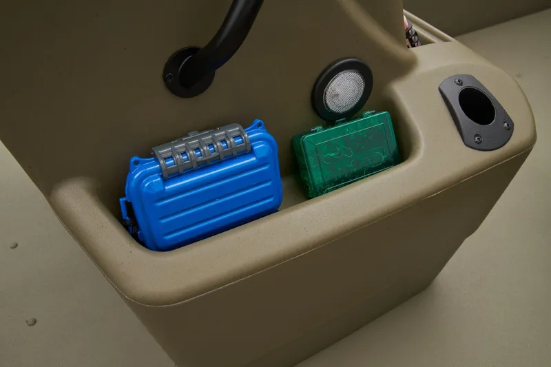 Slide: The Image of Tracker Grizzly 2072 CC Sportsman 2026 - 35