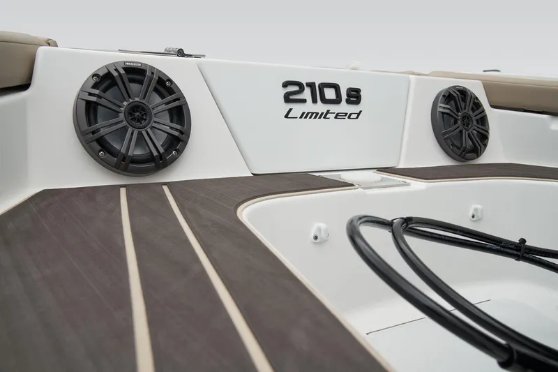 Slide: The Image of Tahoe 210 S 2026 - 72