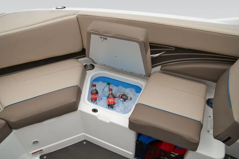 Slide: The Image of Tahoe 210 S 2026 - 43