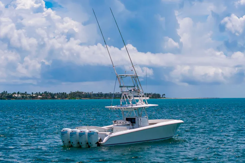 Slide: The Image of Bahama 41 2014 - 3