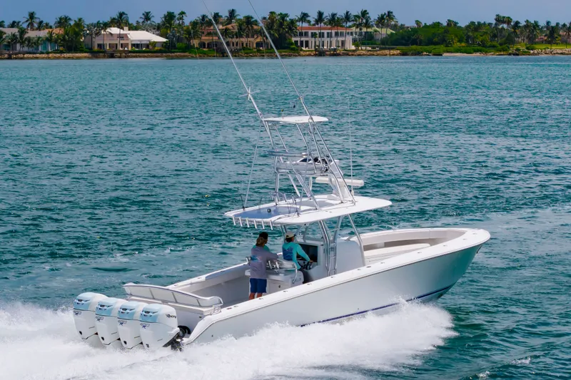 Slide: The Image of Bahama 41 2014 - 4