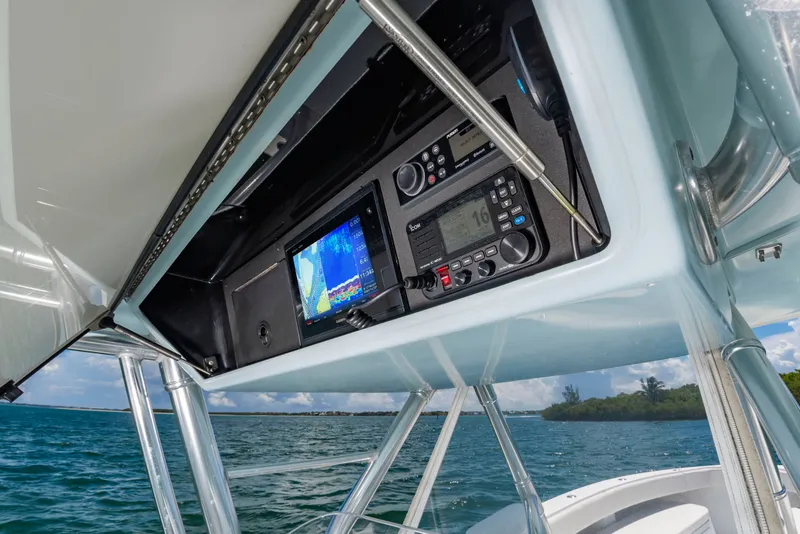 Slide: The Image of Bahama 41 2014 - 21