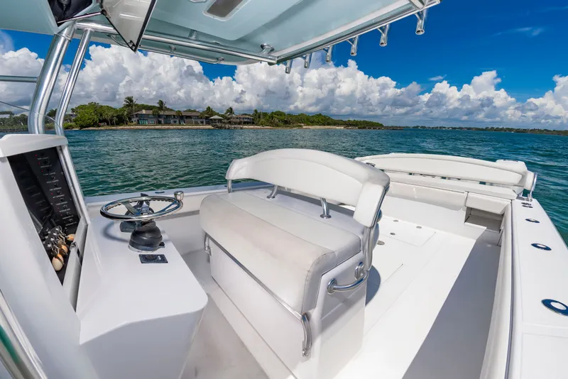 Slide: The Image of Bahama 41 2014 - 22