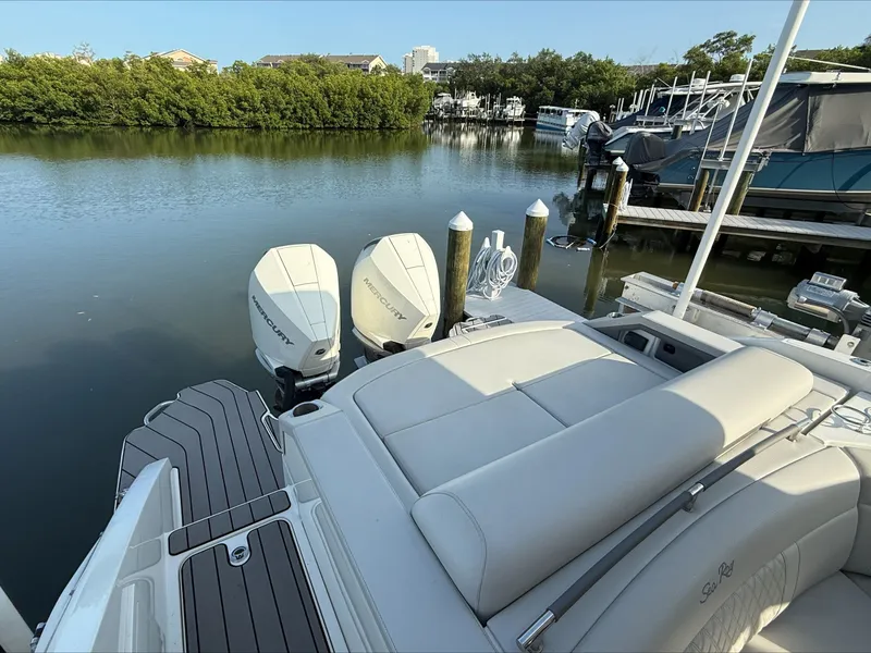 Slide: The Image of Sea Ray SLX 310 Outboard 2023 - 8