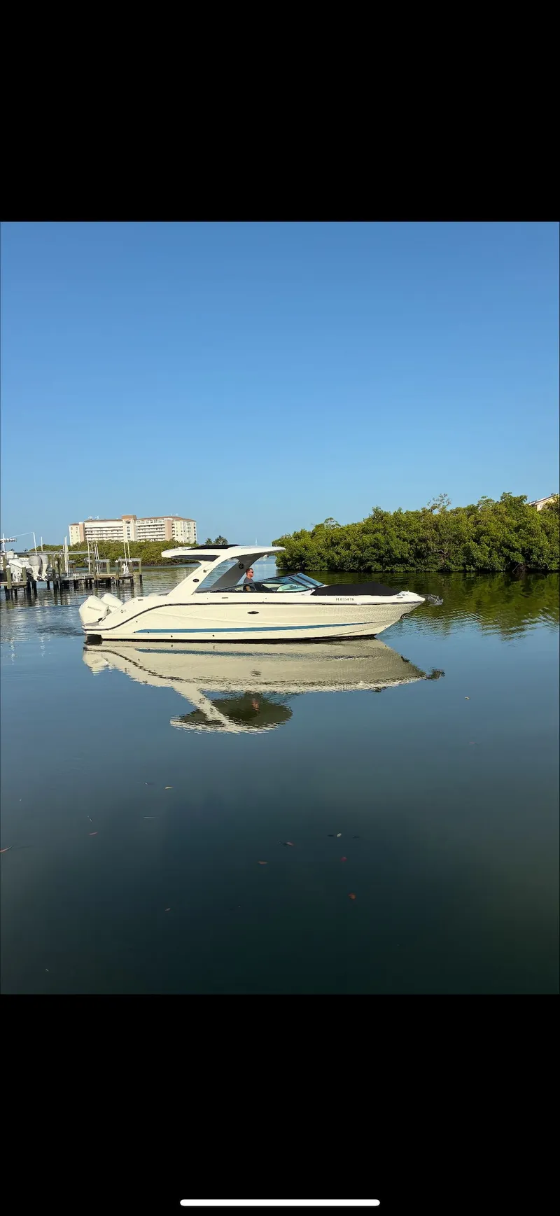Slide: The Image of Sea Ray SLX 310 Outboard 2023 - 2