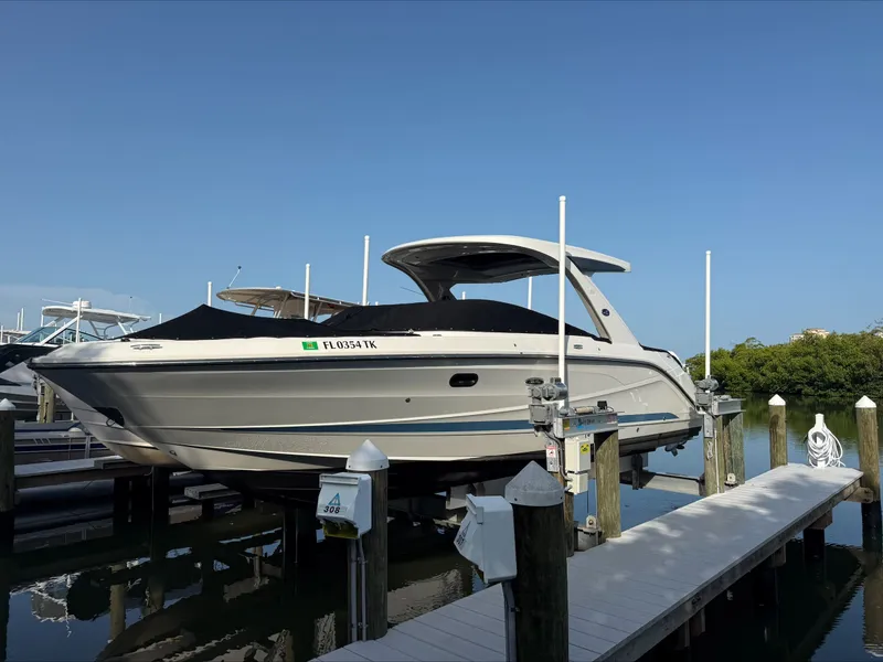 Slide: The Image of Sea Ray SLX 310 Outboard 2023 - 1