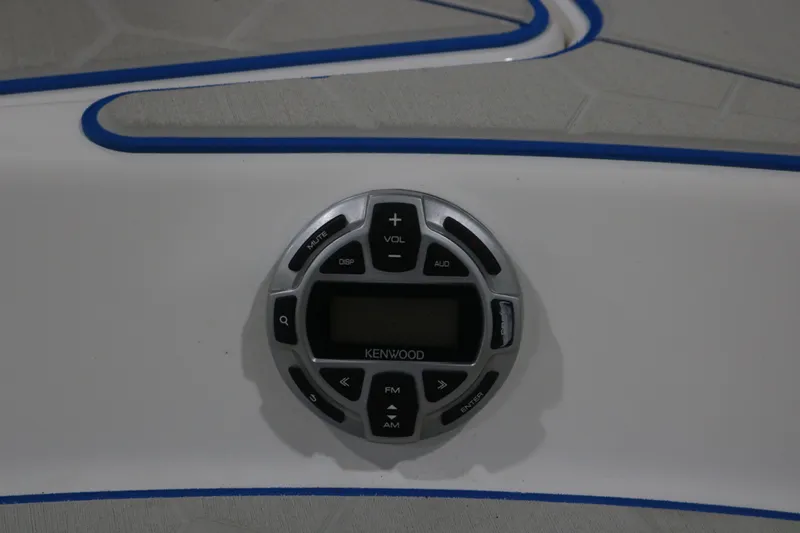 Slide: The Image of Kenwood audio control panel on 2009 Yamaha Boats 212X. - 29