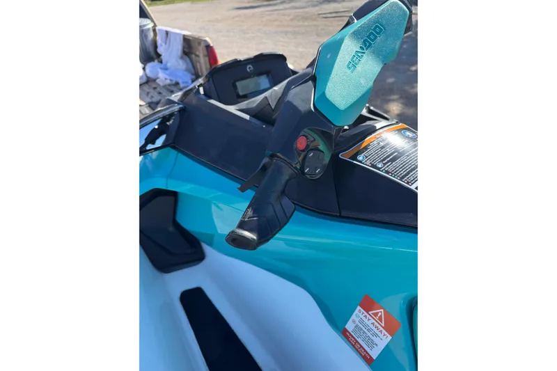 Slide: The Image of 2022 Sea-Doo GTI SE 130 handlebar and controls, close-up view. - 6