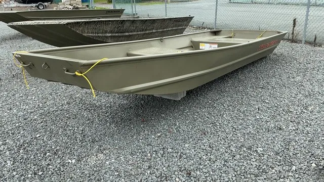 The Image of Tracker GRIZZLY 15 2027 - 1