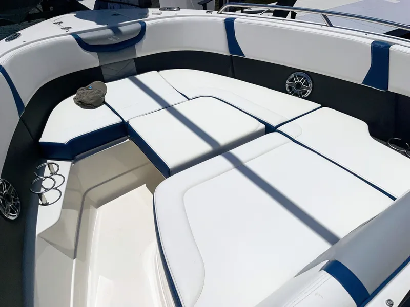 Slide: The Image of Chaparral 280OSX 2023 - 53