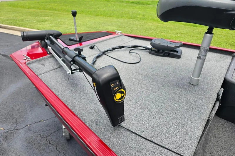 Slide: The Image of 2020 Tracker Bass Tracker Classic XL boat deck with trolling motor and seat. - 6