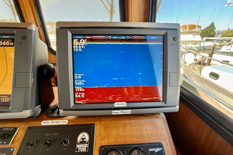 Slide: The Image of Fish Finder screen - 30