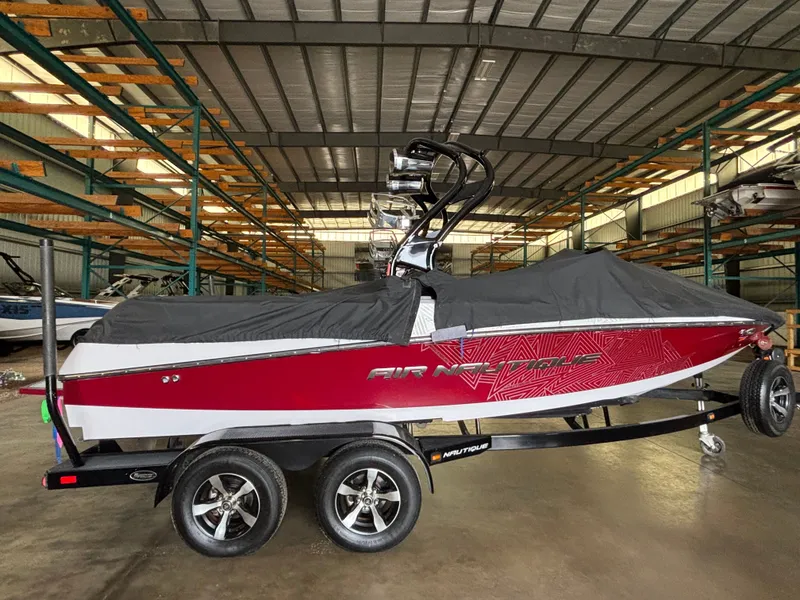 The Image of Nautique Sport Nautique 200 TE 2012 - undefined